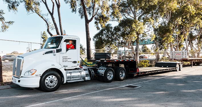 flat bed trailer for oversized shipments