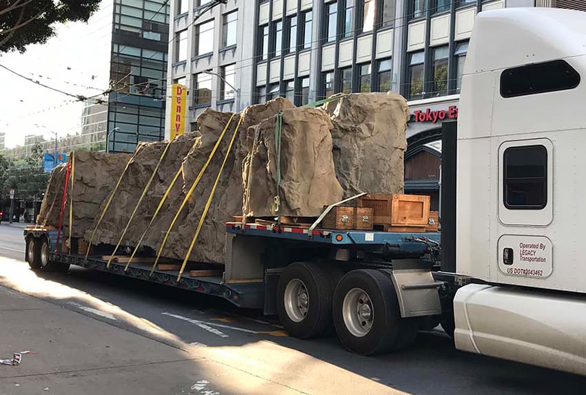 transporting trade show element